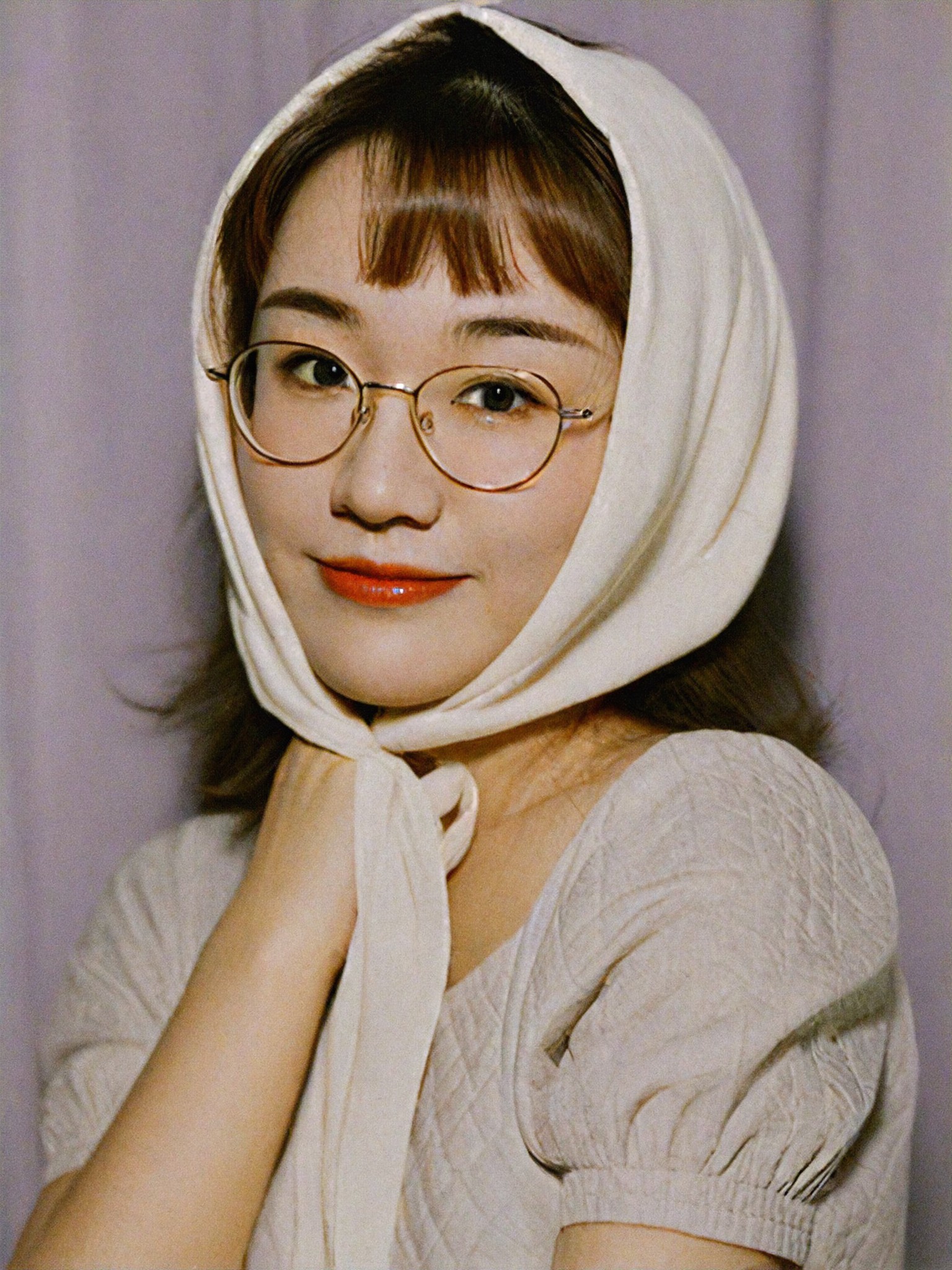 Realistic Painting, Luxurious style, Fashion Girl, 90s style