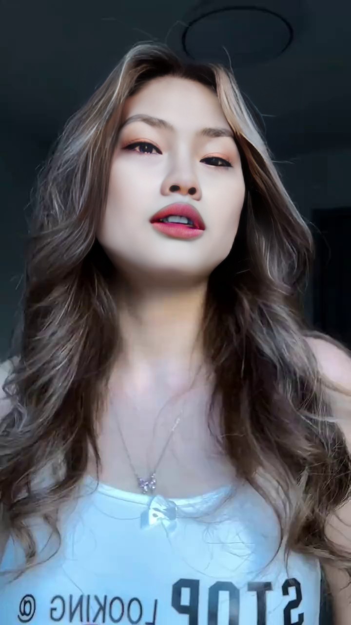 ​​Curly-Haired Sexy Beauty​​ image