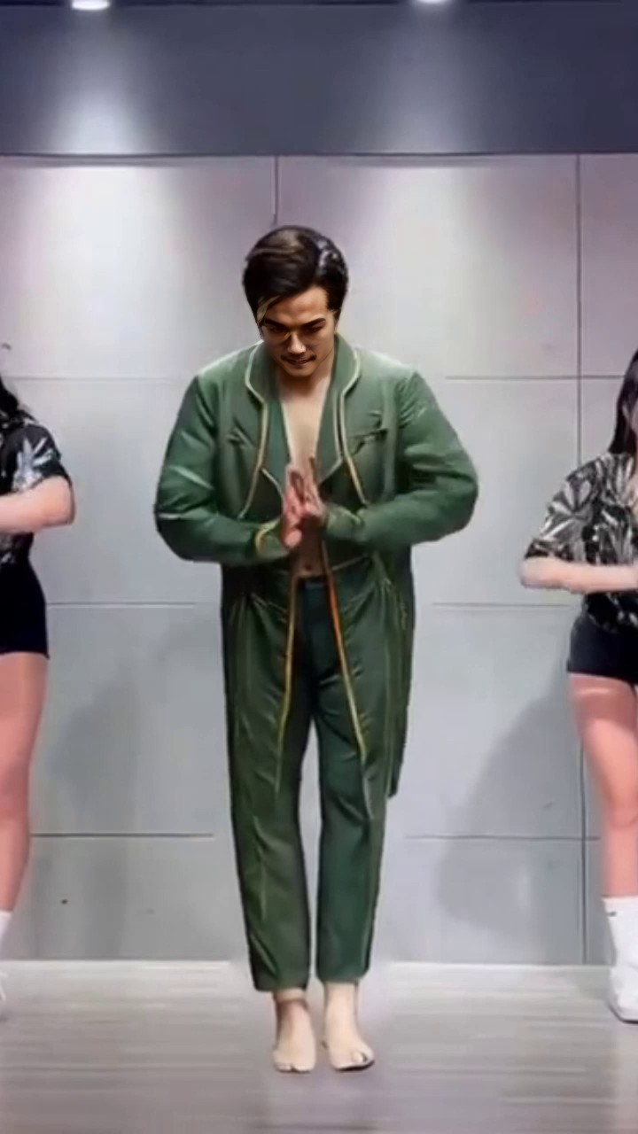 [Dynamic Face Changing Audiovisual] Great Exhibition image