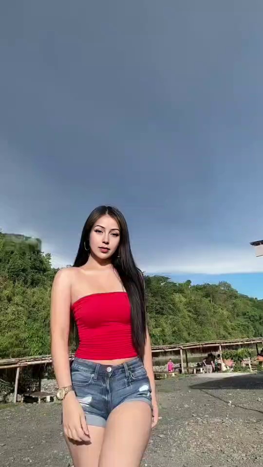 Dancing Sexy Babe image