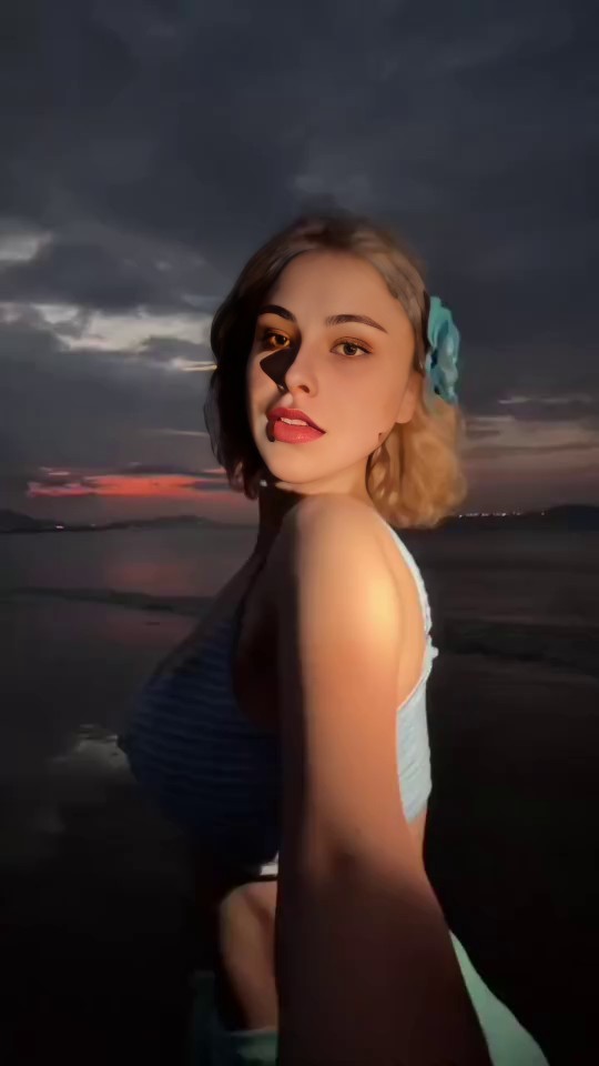 Sexy Dancing Girl image