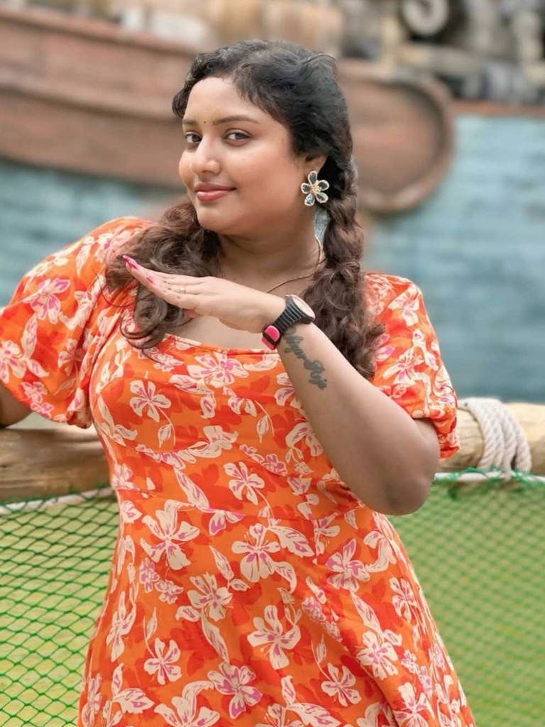 Girls removing her dress(remix) image