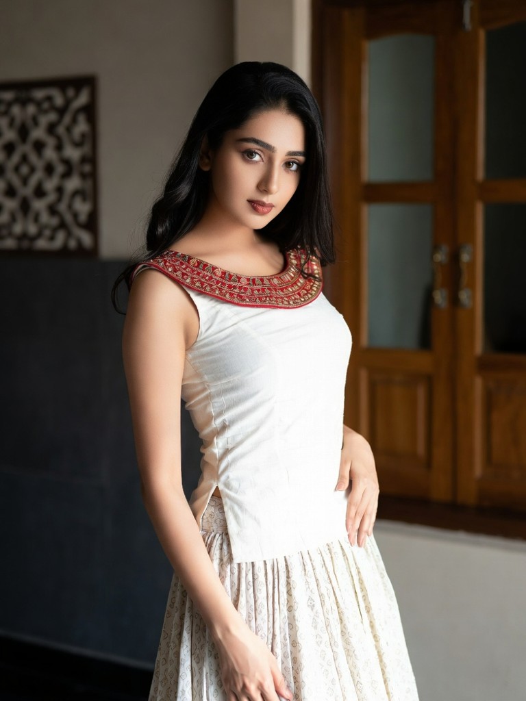 Blowing the skirt image