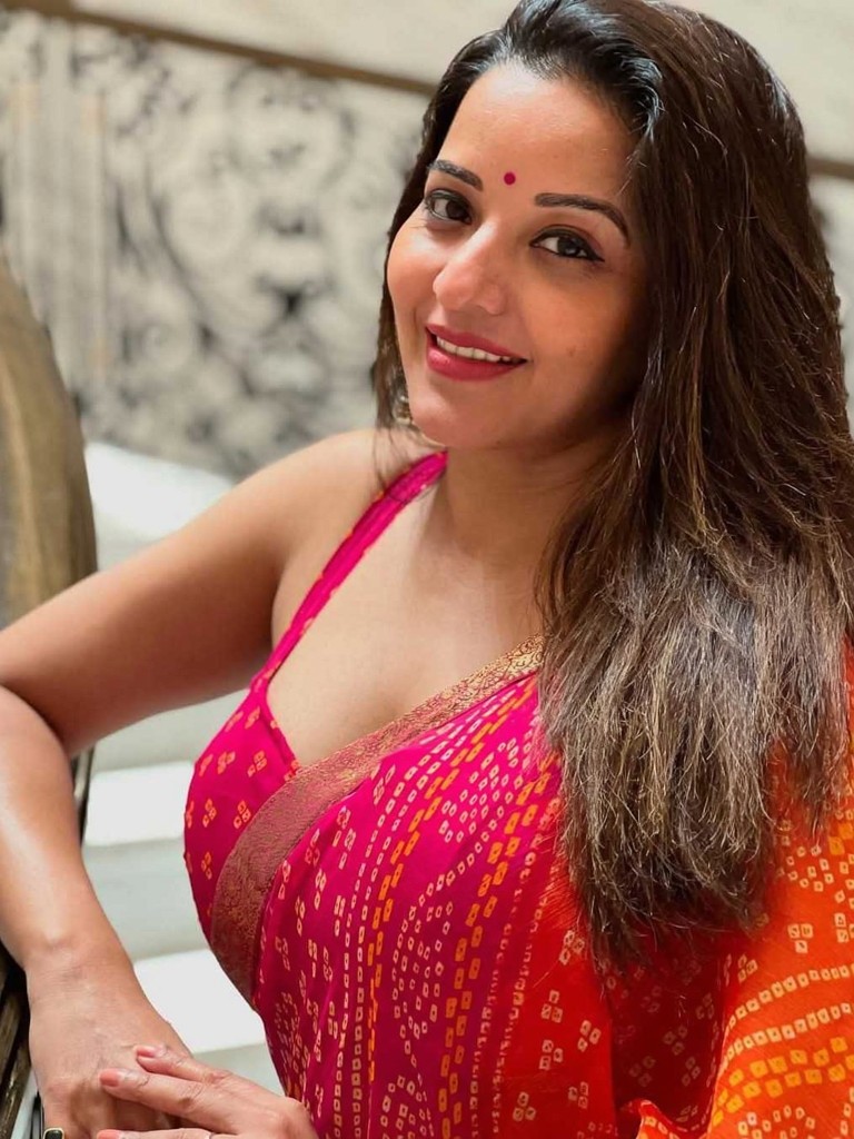 Wearing a tight-fitting dress image