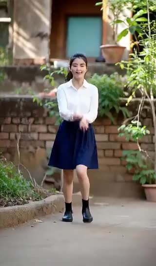 Kicking Dance No.1 image