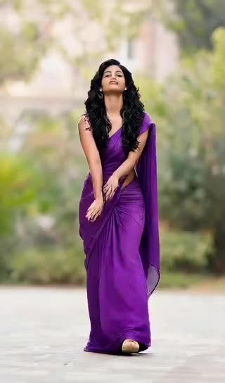 Dynamic Twisted Waist Dance No.1 image