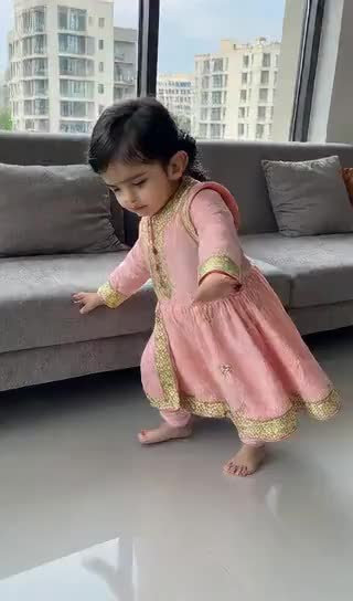 Chubby Baby Dance image