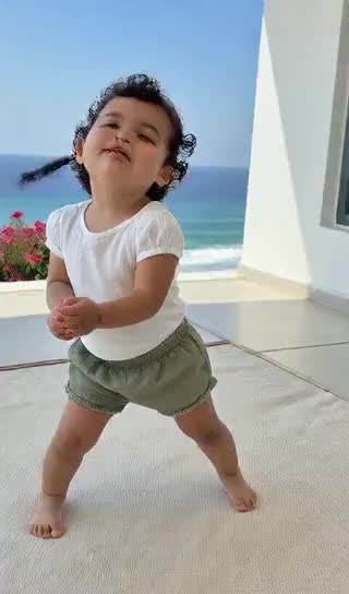 Baby Shaking Legs Dance-TU image