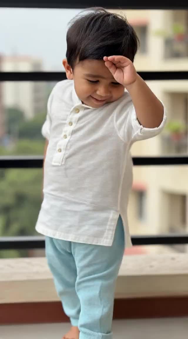 Baby Vogel Tanz image
