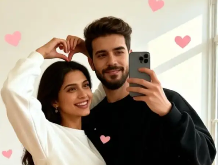 Usuario creando y compartiendo fácilmente un selfie con IA